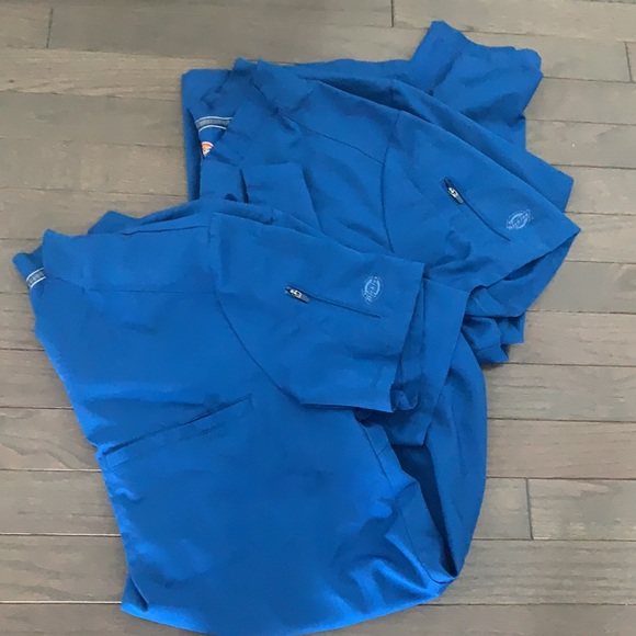 Dickies Men’s Medium Blue Scrub Top - Picture 5 of 5